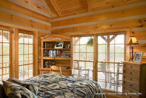 Interior, horizontal, guest bedroom, DeSocio residence, Henry, Tennessee, Honest Abe Log Homes